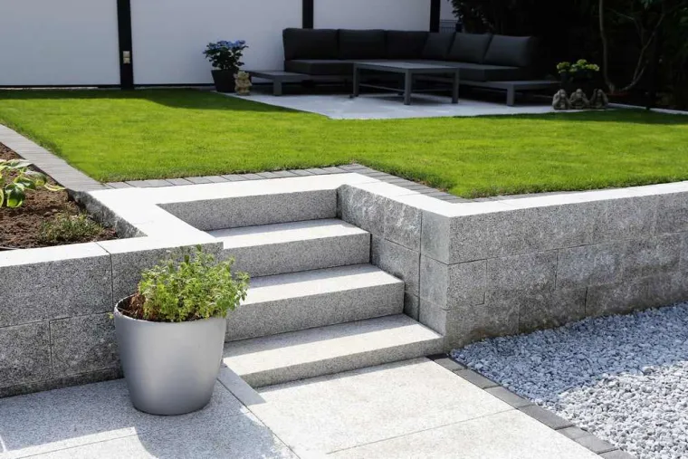 Construire un escalier extérieur en béton ciré près d'une piscine hors-sol, Saint-Omer, Alerte Nuisible Environnement